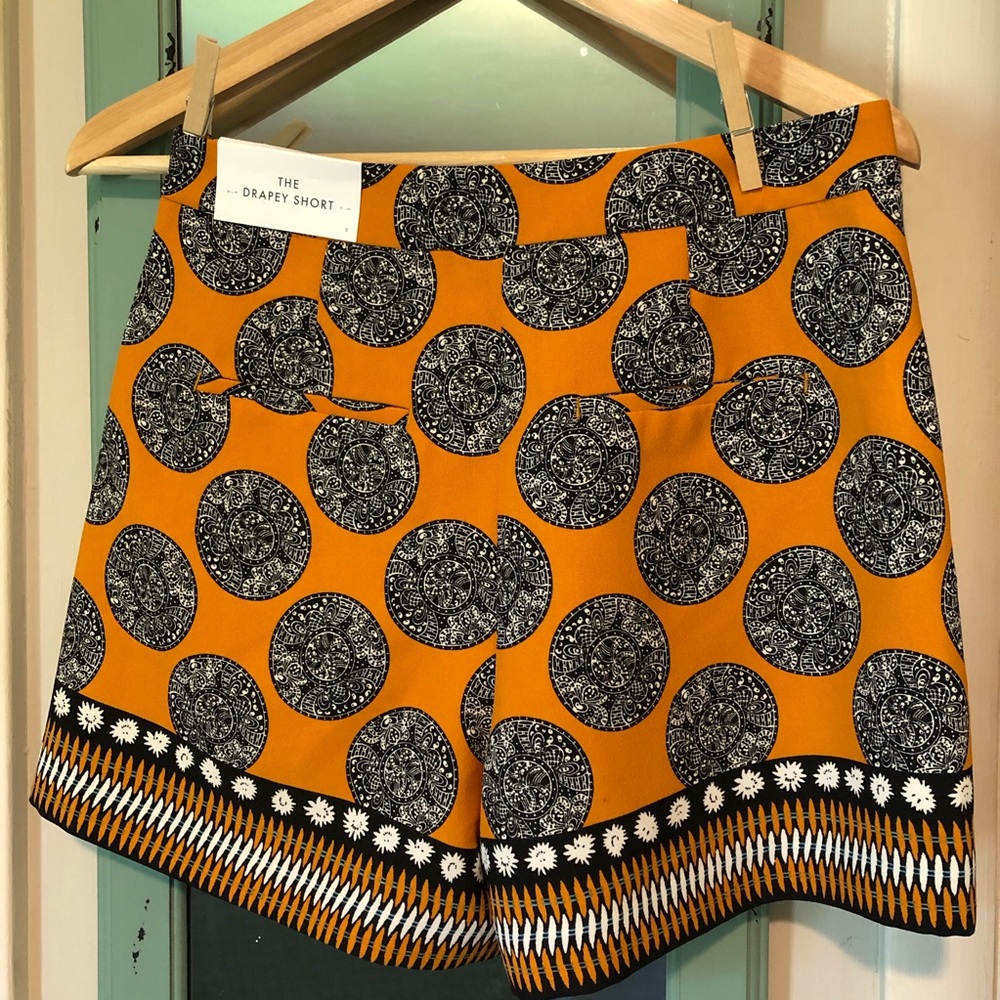 Medallion - The Drapey Short